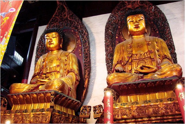 Статуи сидящего Будды